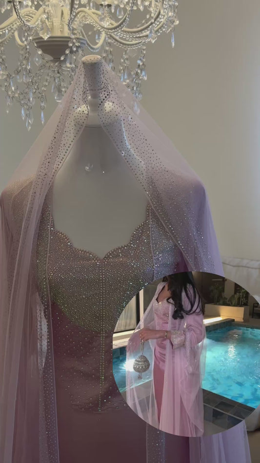 Mukhawar ajustable avec sa abaya assorti et son hijab