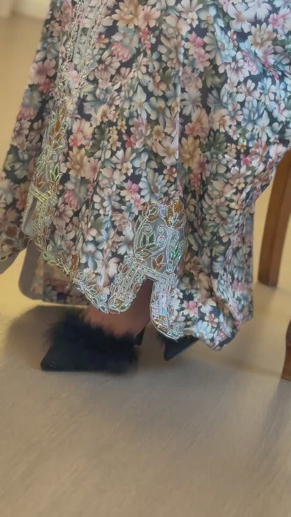 Mukhawar Brown Corset dans le dos et détail sur le bas