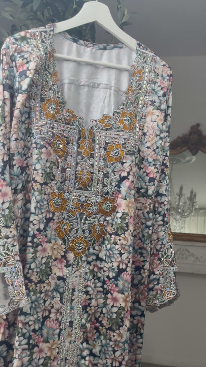 Mukhawar Brown Corset dans le dos et détail sur le bas